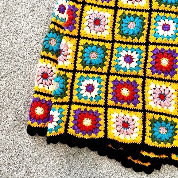 Vintage 70s Crochet Afghan Blanket Yellow Bright Granny Square Throw Lightweight - Picture 2 of 12